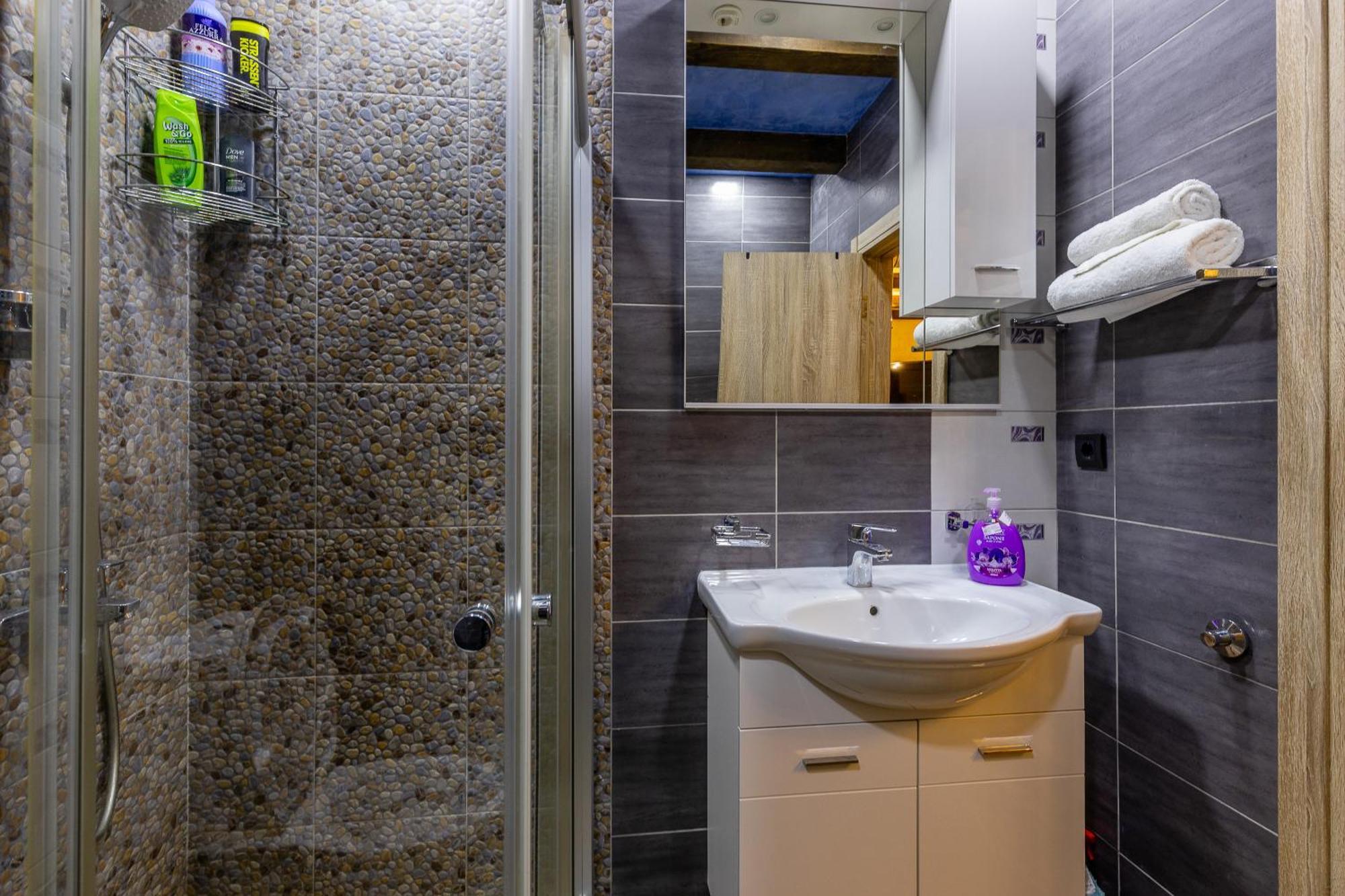 Ferienwohnung Luxury House Lotos Golubovci Exterior foto