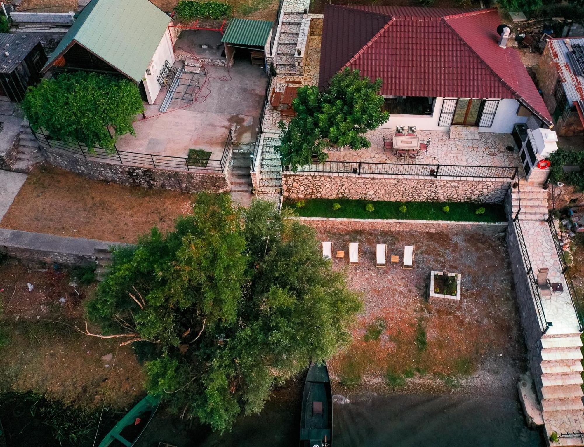 Ferienwohnung Luxury House Lotos Golubovci Exterior foto